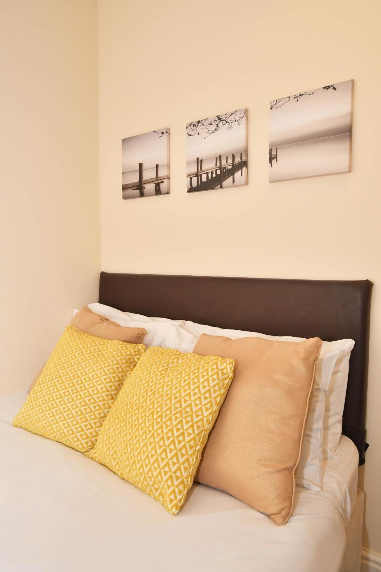 Townhouse @ 178 Ruskin Road Crewe Eksteriør bilde