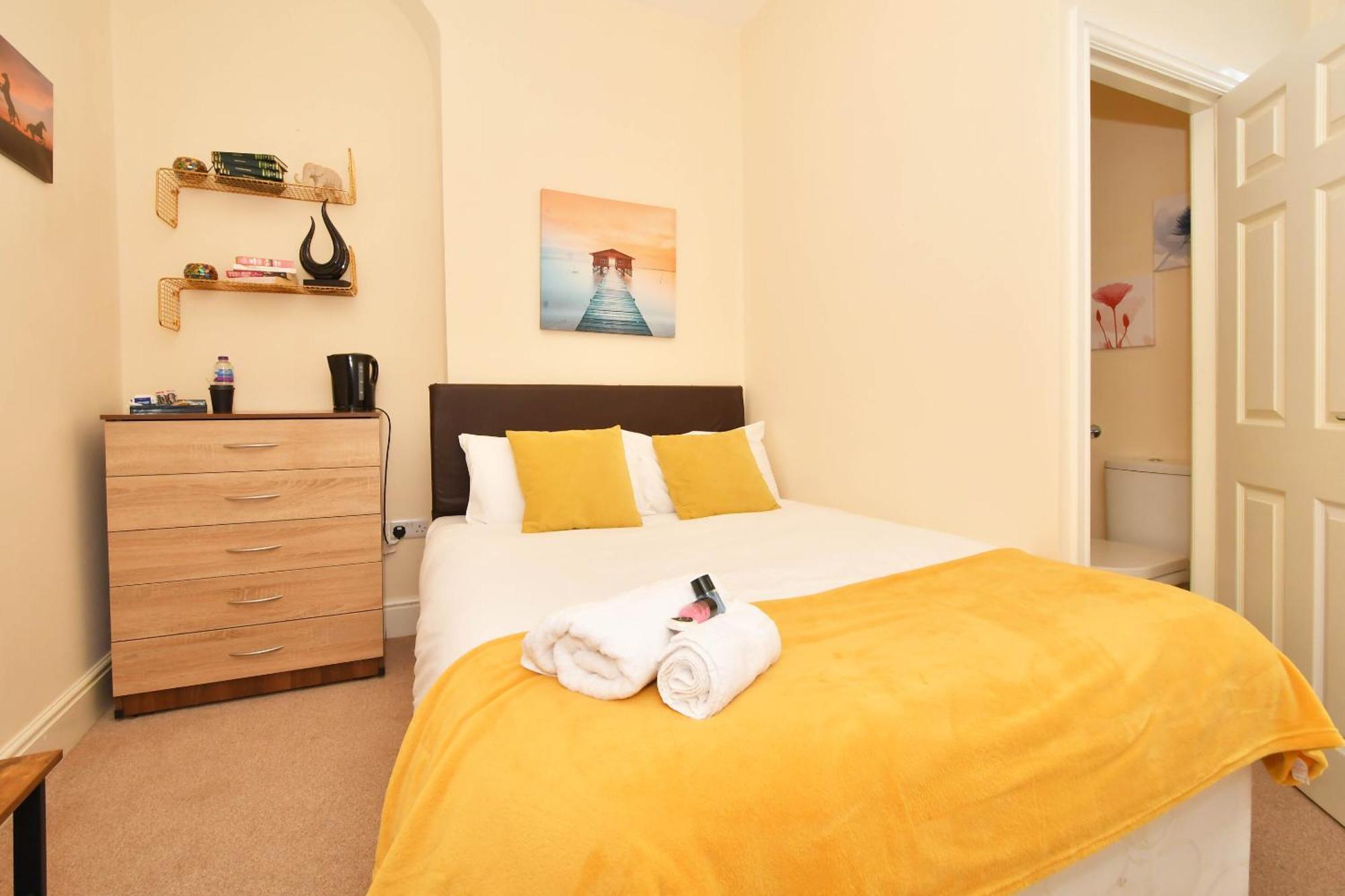 Townhouse @ 178 Ruskin Road Crewe Eksteriør bilde
