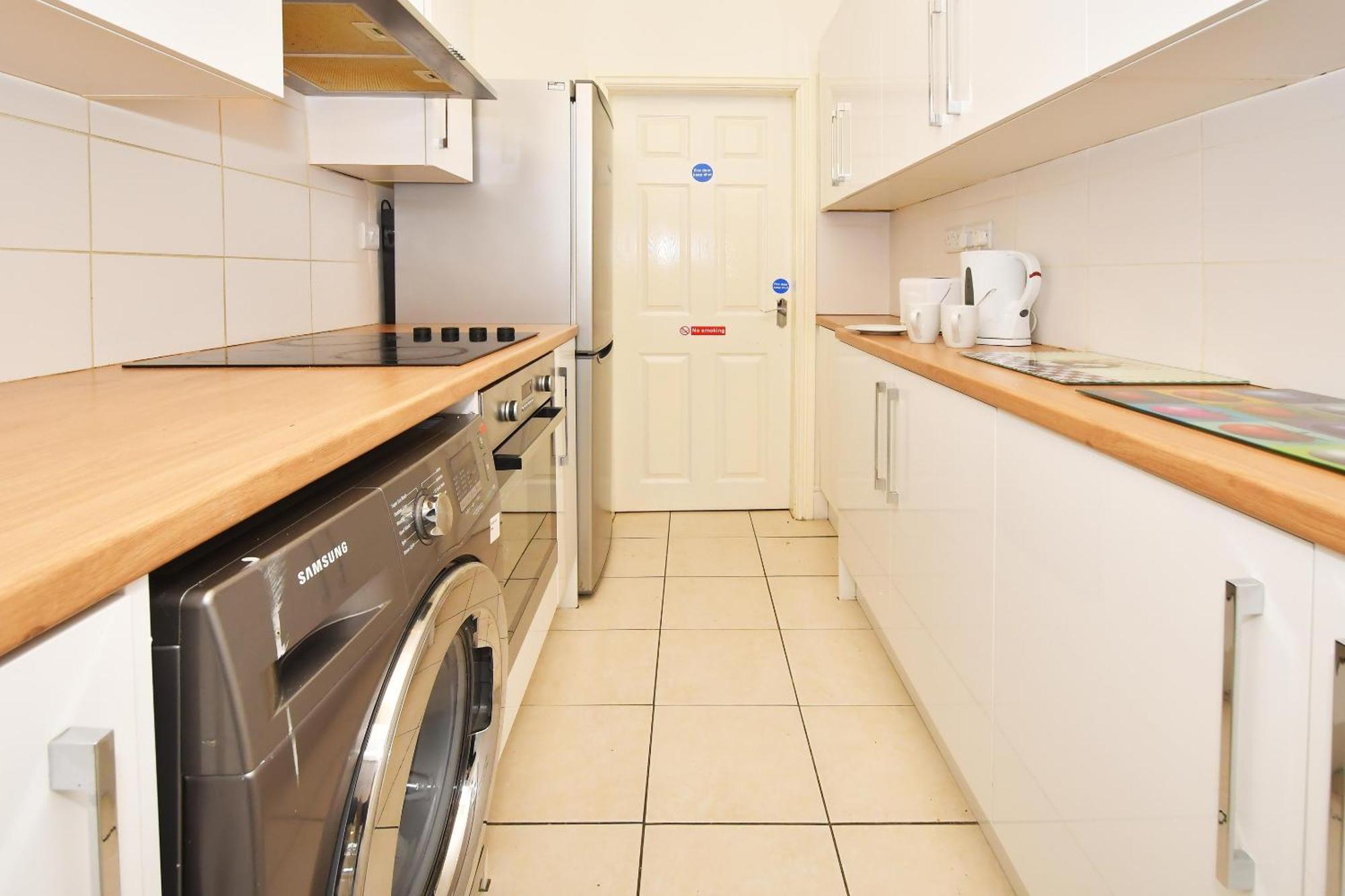 Townhouse @ 178 Ruskin Road Crewe Eksteriør bilde