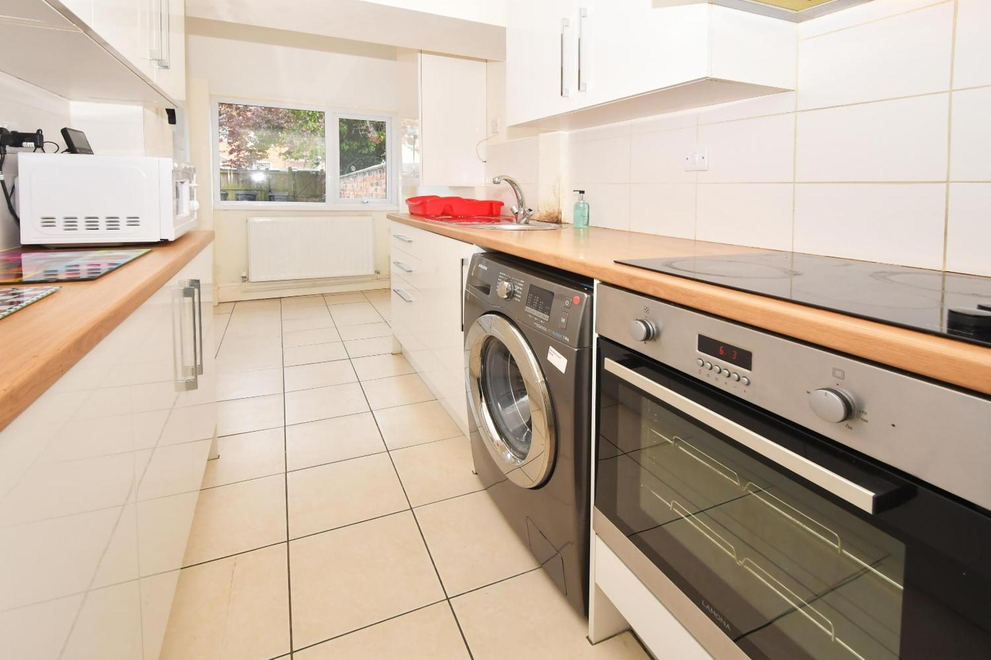 Townhouse @ 178 Ruskin Road Crewe Eksteriør bilde