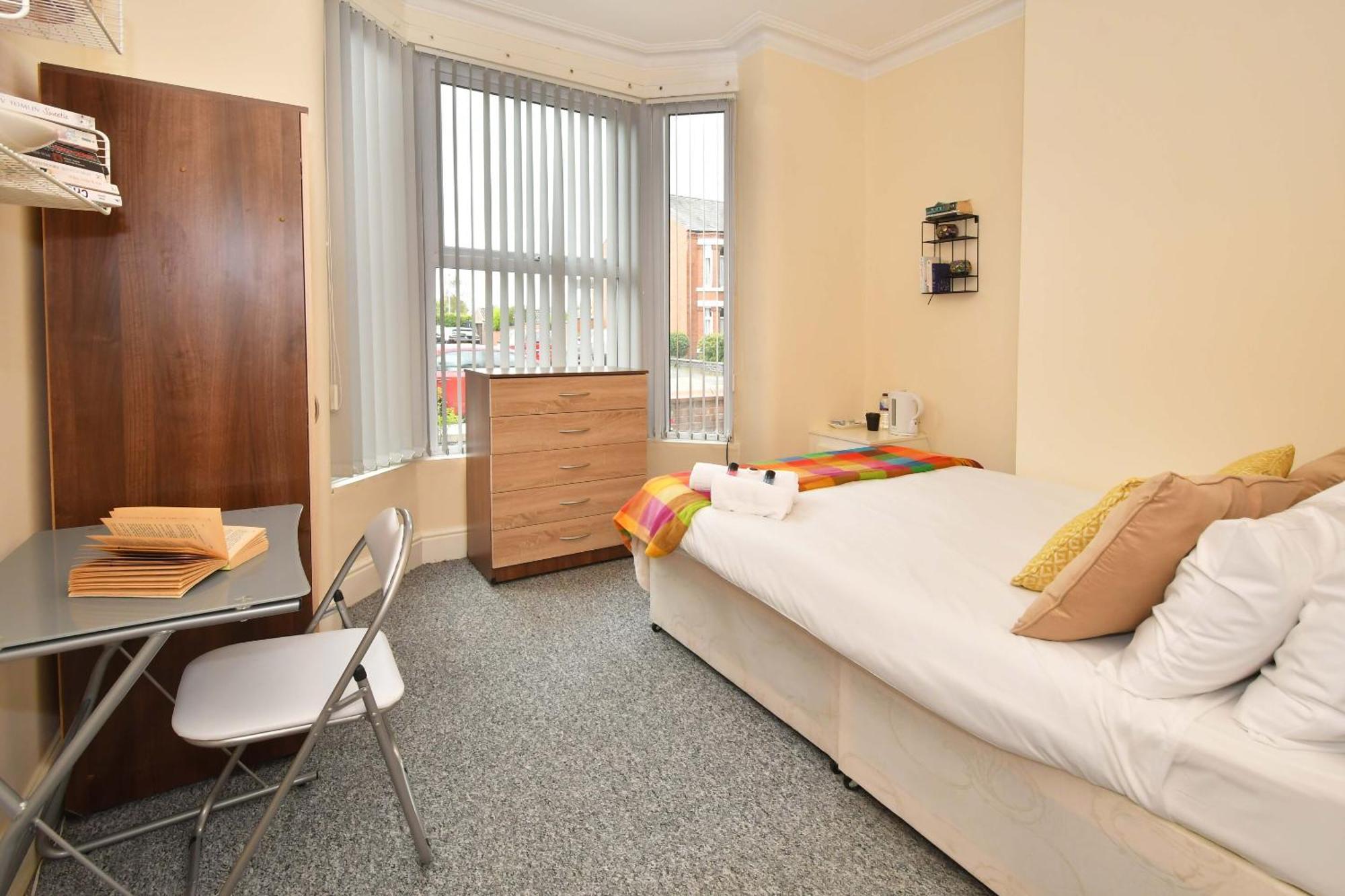 Townhouse @ 178 Ruskin Road Crewe Eksteriør bilde
