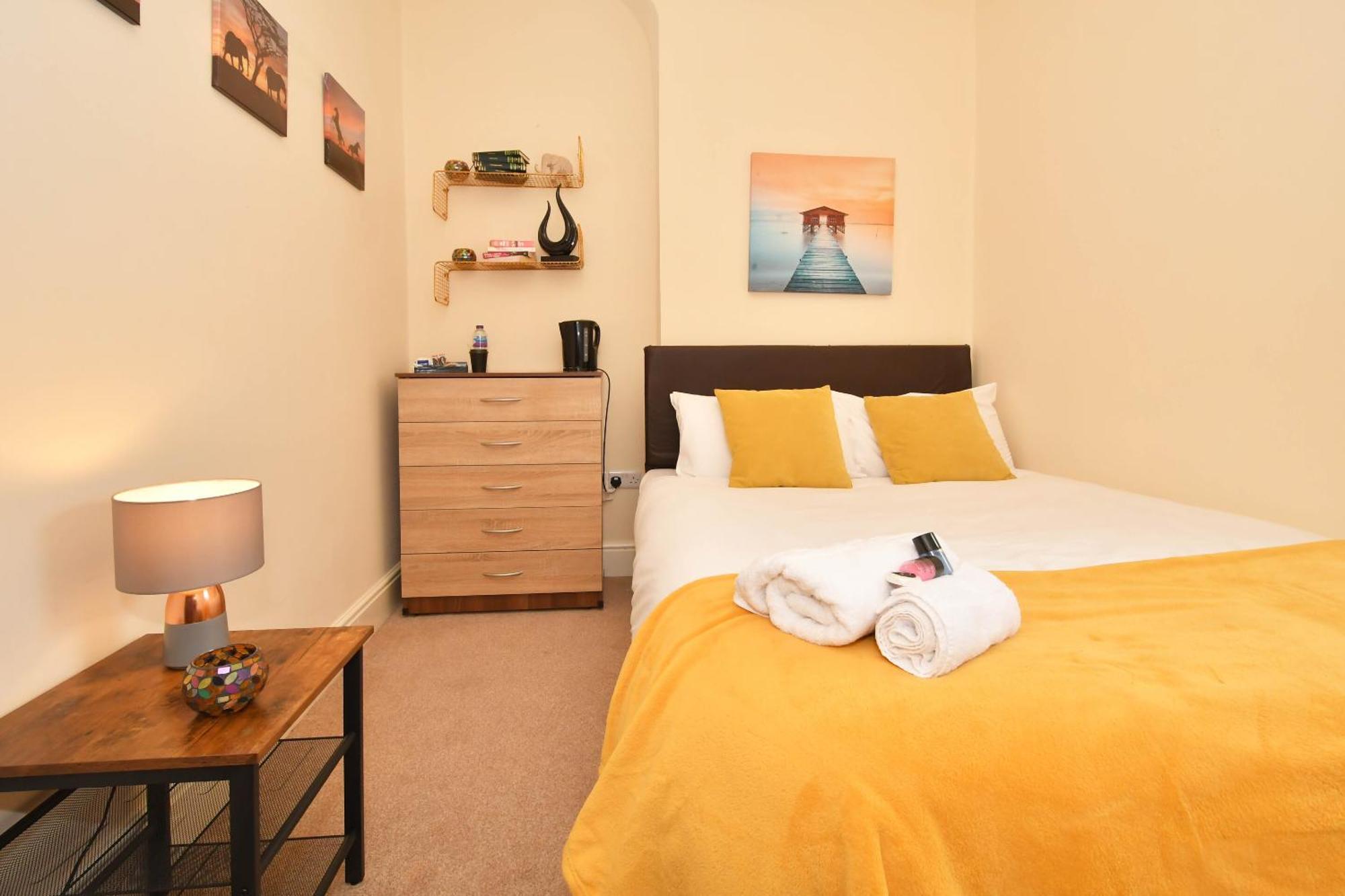Townhouse @ 178 Ruskin Road Crewe Eksteriør bilde