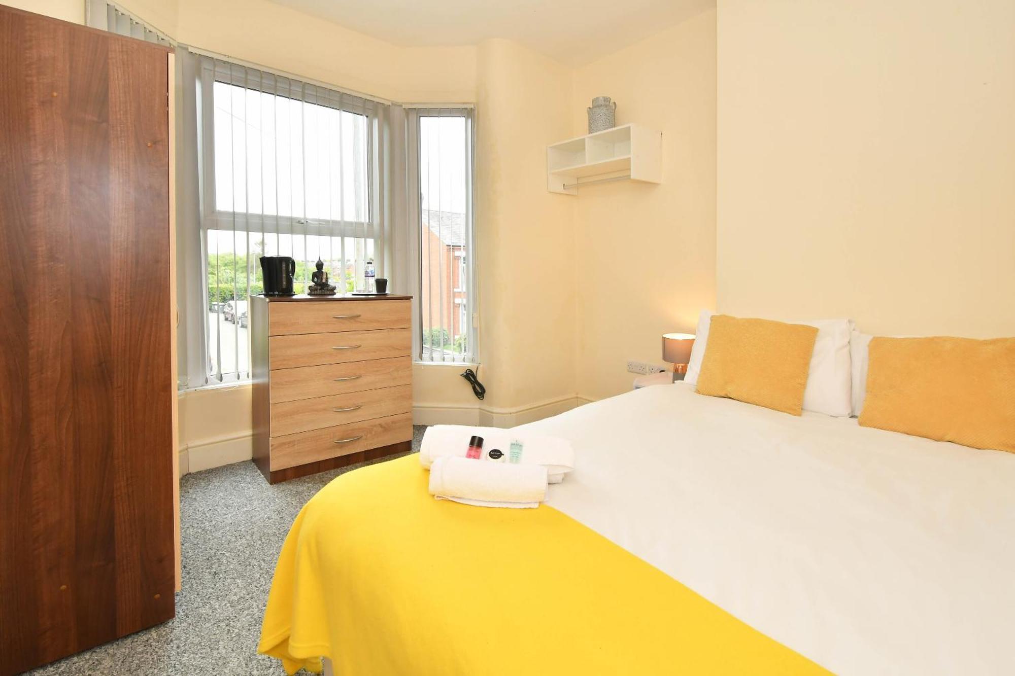 Townhouse @ 178 Ruskin Road Crewe Eksteriør bilde