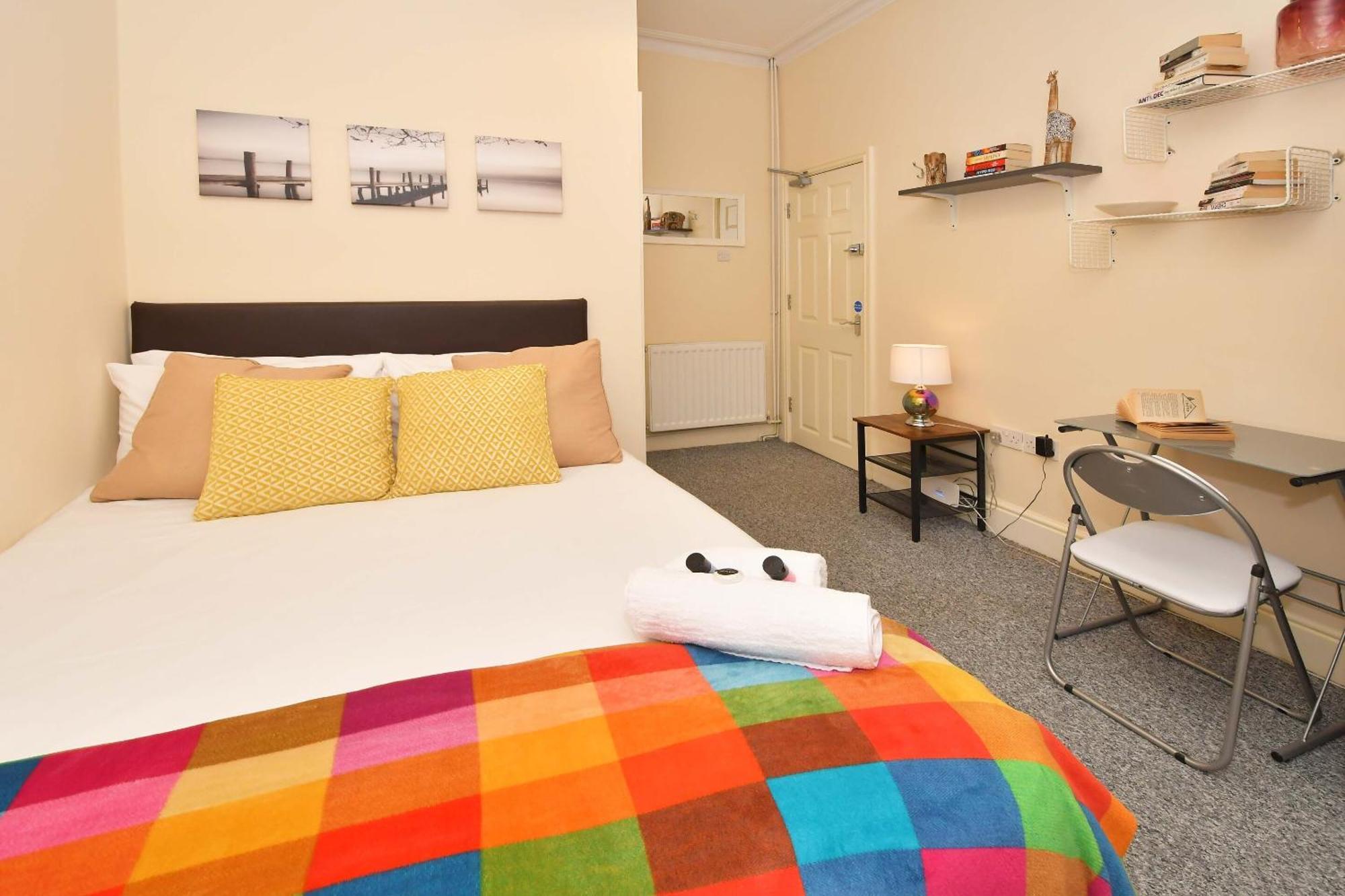 Townhouse @ 178 Ruskin Road Crewe Eksteriør bilde