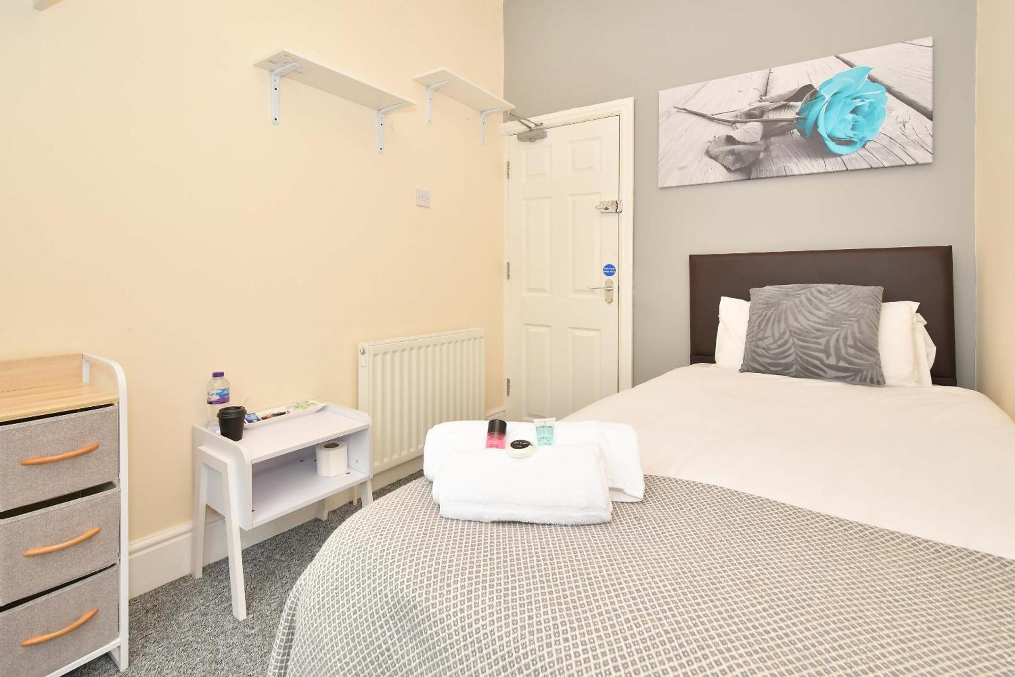 Townhouse @ 178 Ruskin Road Crewe Eksteriør bilde