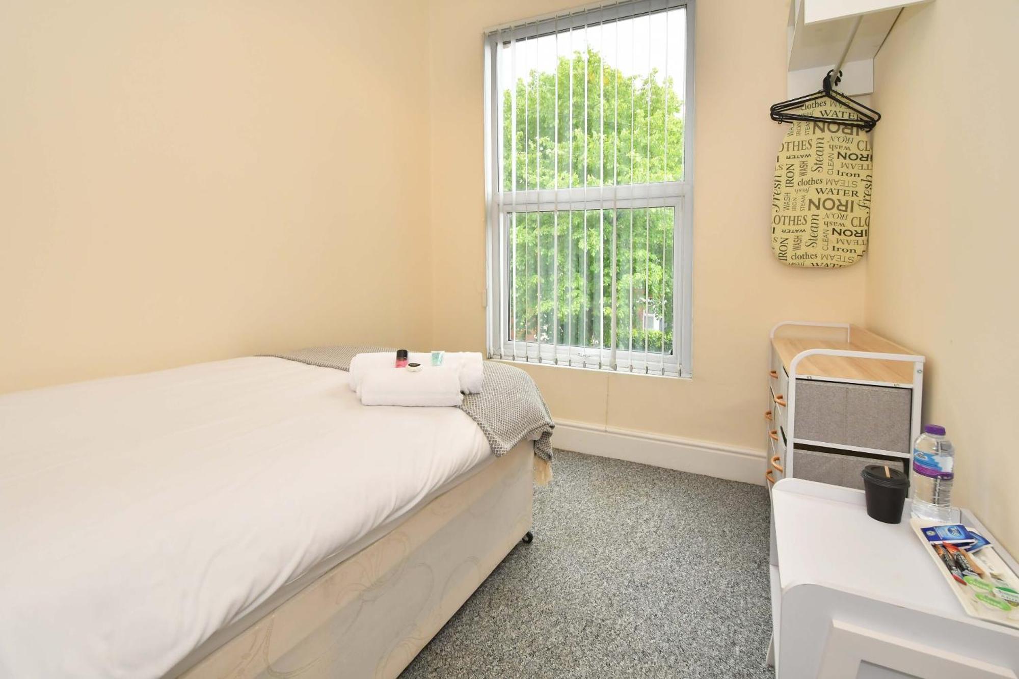 Townhouse @ 178 Ruskin Road Crewe Eksteriør bilde